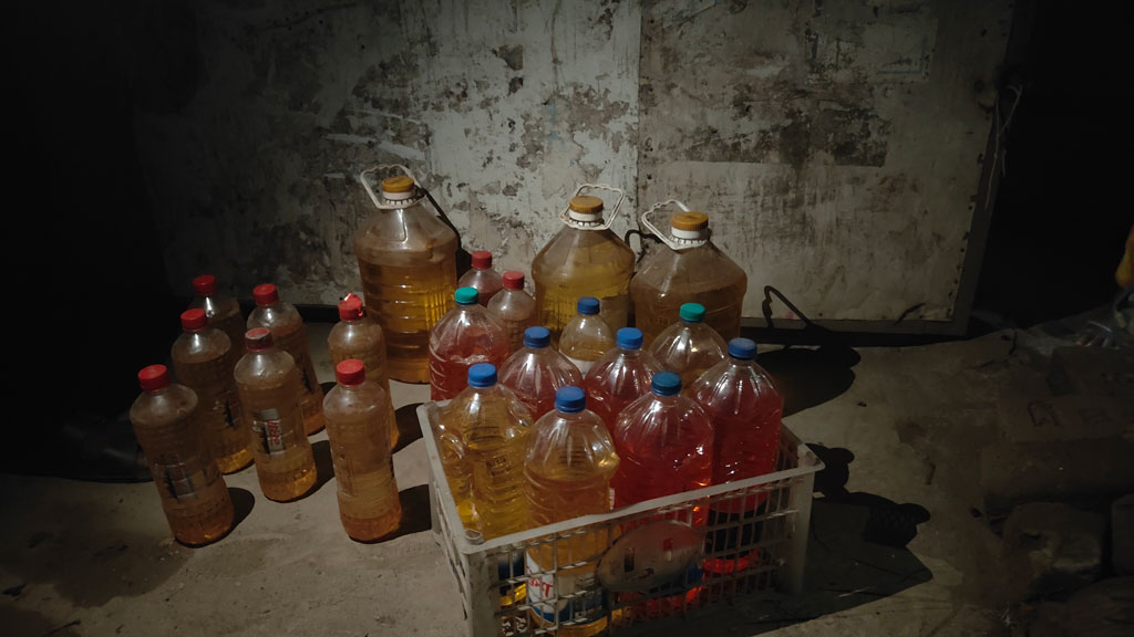 বেশি দামে অকটেন বিক্রি: ব্যবসায়ীকে ১ হাজার টাকা জরিমানা