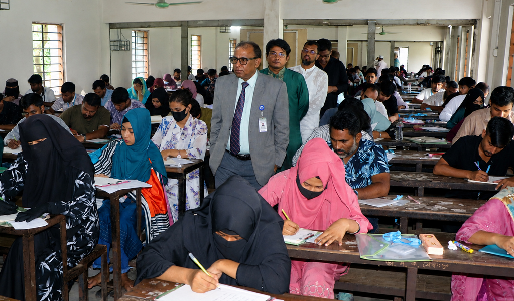 শিক্ষার্থীদের সাফল্যে পরিবার ও শিক্ষাপ্রতিষ্ঠানের সম্মিলিত ভূমিকা গুরুত্বপূর্ণ: বাউবি উপাচার্য