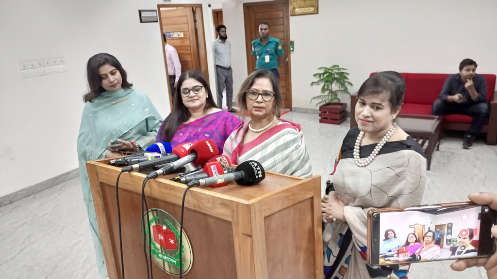 সংসদে নারীদের জন্য ১০০ আসন চায় ওয়েব