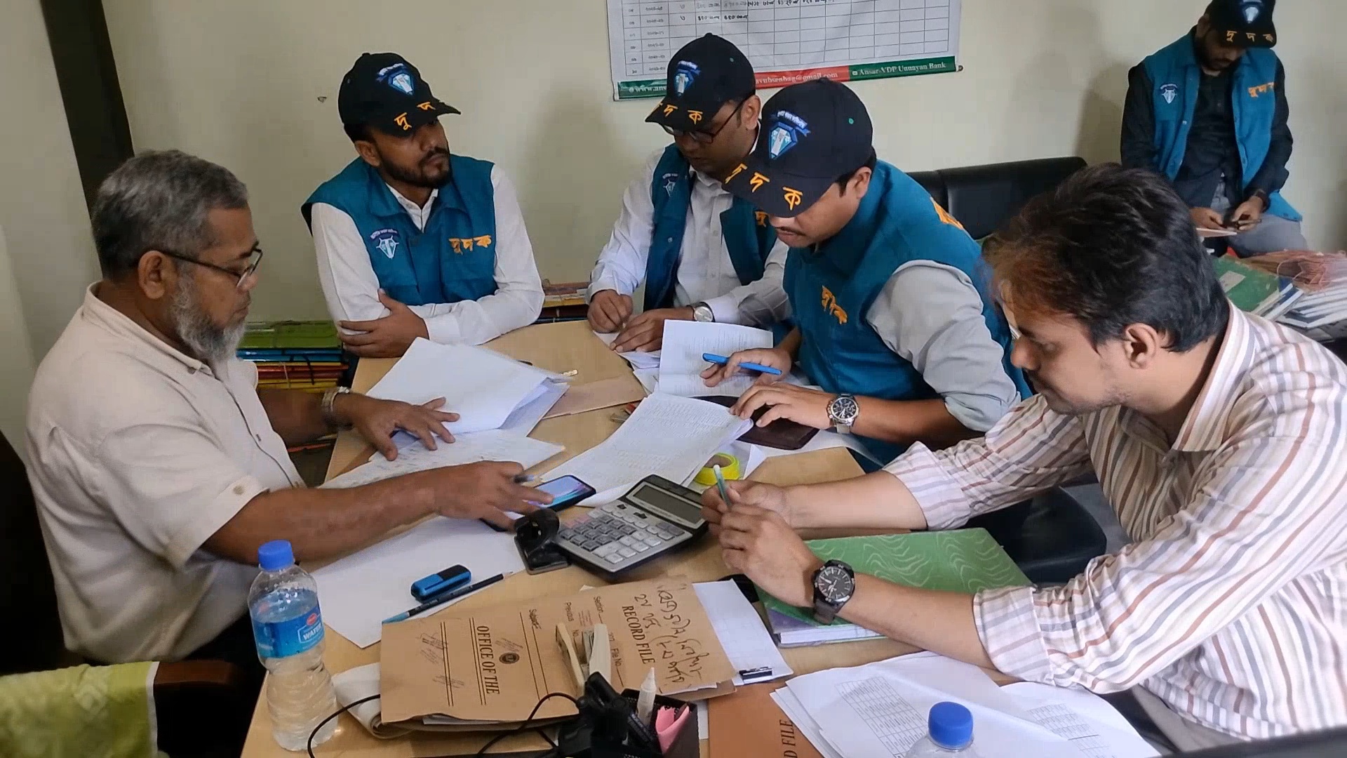 নোয়াখালীতে আনসার ভিডিপি উন্নয়ন ব্যাংকে দুদকের অভিযান