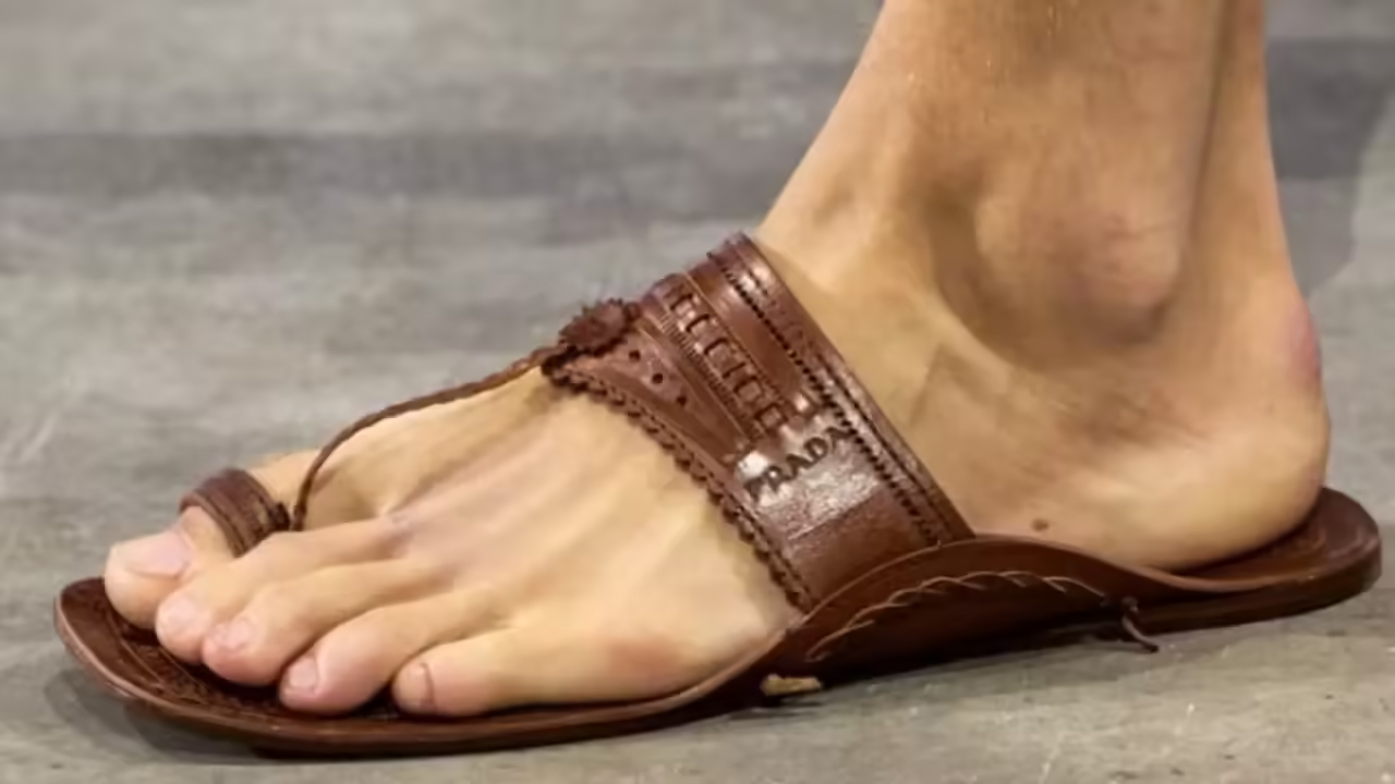 ভারতীয় কারিগরদের তৈরি চপ্পল লাখ টাকায় বিক্রি করবে প্রাডা