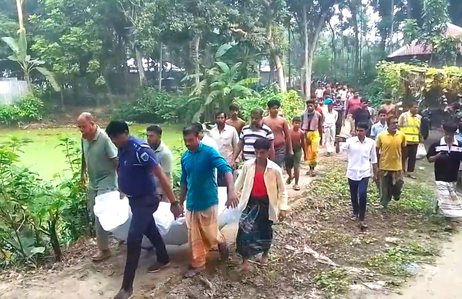 নিখোঁজের এক দিন পর ব্যবসায়ীর আগুনে ঝলসানো মরদেহ উদ্ধার
