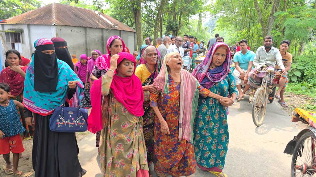 সাঁথিয়ায় পুকুরে ভাসছিল পেঁয়াজ ব্যবসায়ীর গলা কাটা মরদেহ