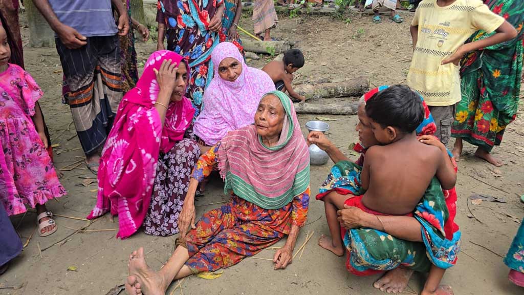 রাতে নিখোঁজ, সকালে পুকুরে মিলল ব্যবসায়ীর গলাকাটা মরদেহ