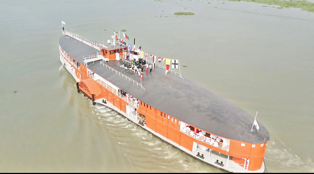 প্যাডেলচালিত স্টিমার: সংস্কারে ২ কোটি ব্যয়ের পর
ভাড়া খাটছে পিএস মাহসুদ