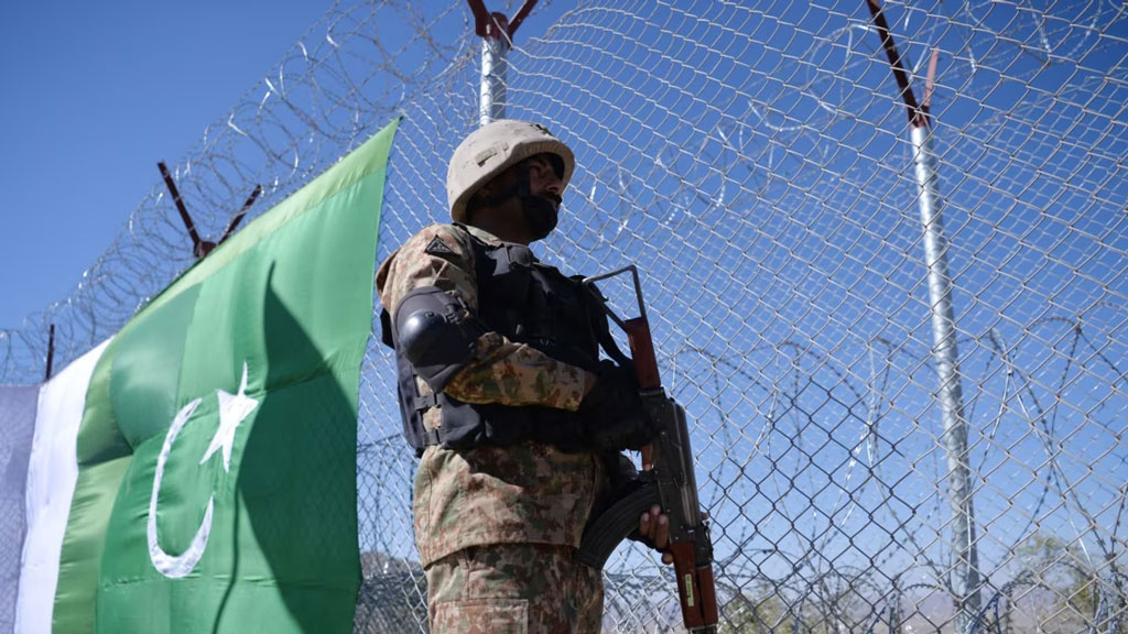 আফগান সীমান্তে পাকিস্তান সামরিক বাহিনীর অভিযান, নিহত ২৩