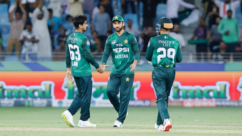 ‘বয়কট নাটকের’ পর অবশেষে মাঠে যাচ্ছে পাকিস্তান