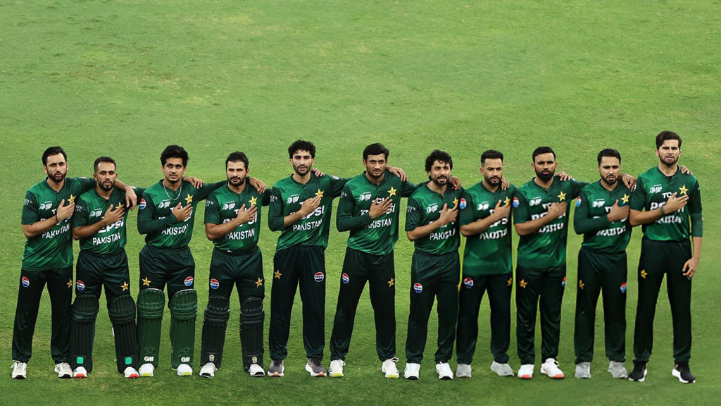 পাকিস্তানের জাতীয় সংগীতের সময় বাজল উৎসবের গান
