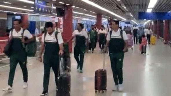 বাবরকে ছাড়াই বাংলাদেশে এল পাকিস্তান দল