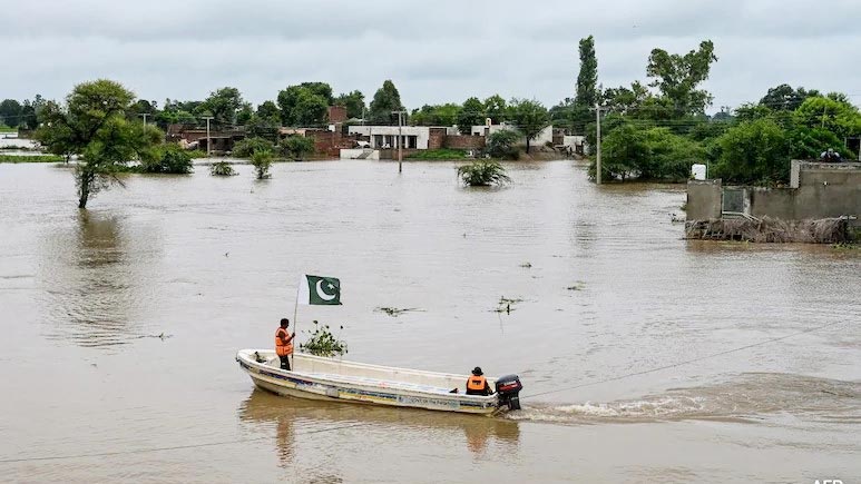 পাকিস্তানকে বন্যা নিয়ে সতর্ক করে শুভেচ্ছার নিদর্শন দিল ভারত