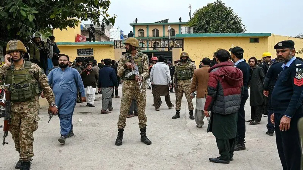 পাকিস্তানে শিয়া মসজিদে বিস্ফোরণটি ছিল আত্মঘাতী হামলা, নিহত বেড়ে ৩১