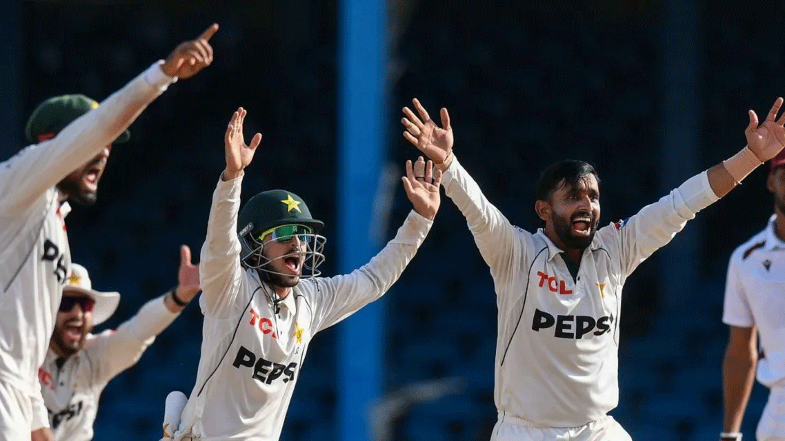 ধবলধোলাই এড়িয়ে সুখবর পেল পাকিস্তান