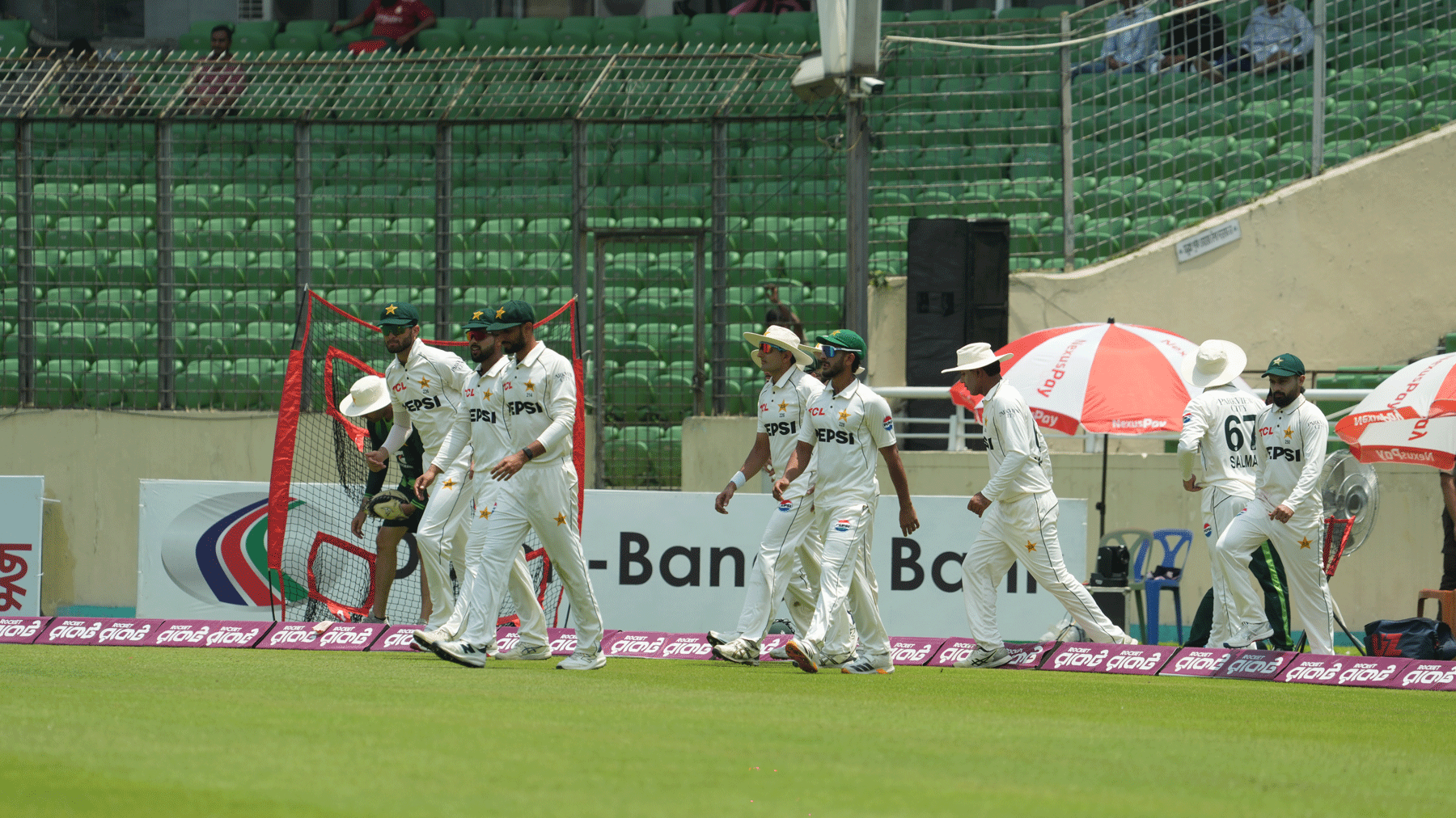 নিজেদের দুর্ভাগা ভাবছে পাকিস্তান