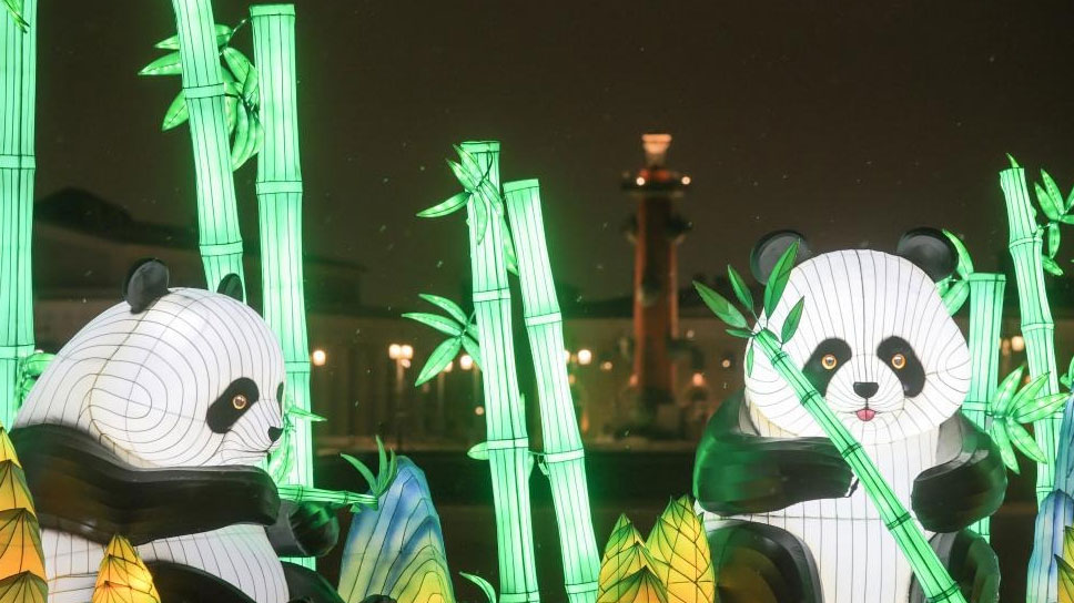 ঘোড়ায় চড়ে চীনে এল নতুন বছর