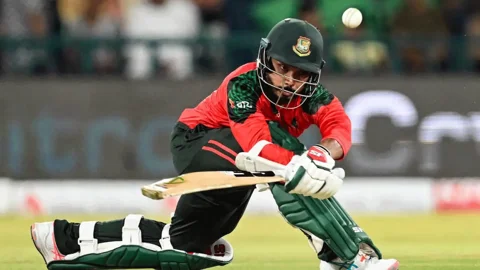 ত্রিদেশীয় সিরিজে লিটনের বদলি কে