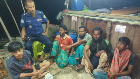 দশমিনায় ইলিশ শিকারের দায়ে তিন জেলের কারাদণ্ড