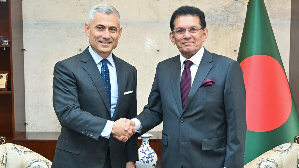 বাণিজ্যচুক্তি বাস্তবায়ন করবে ঢাকা, পল কাপুরকে আশ্বস্ত করলেন পররাষ্ট্রমন্ত্রী