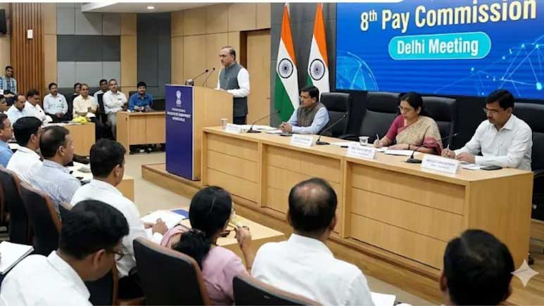 ভারতে সরকারি কর্মীদের বেতন ৪০০ শতাংশ বাড়ানোর প্রস্তাব