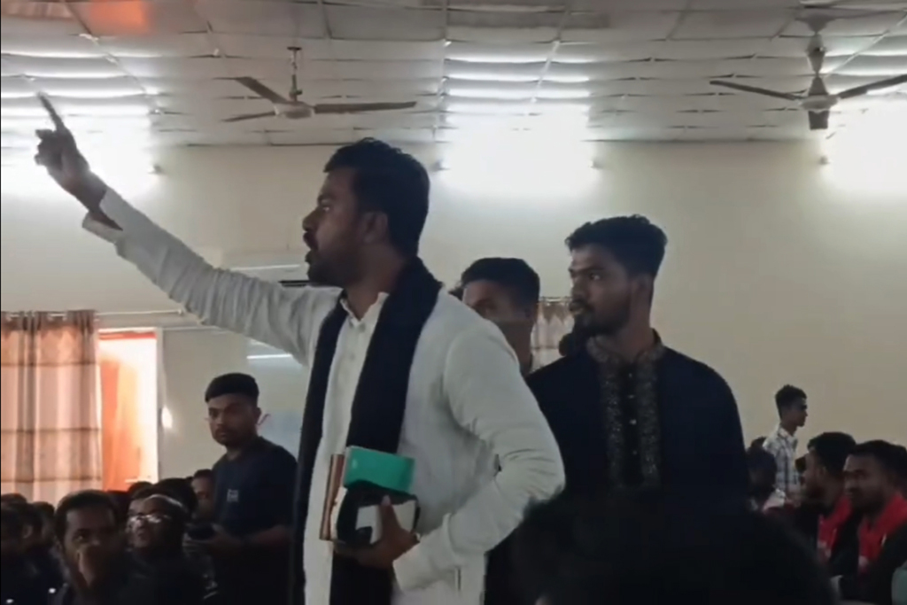 নিজামী-গোলাম আযমকে দেশপ্রেমিক বলায় ছাত্রদল-শিবির হট্টগোল