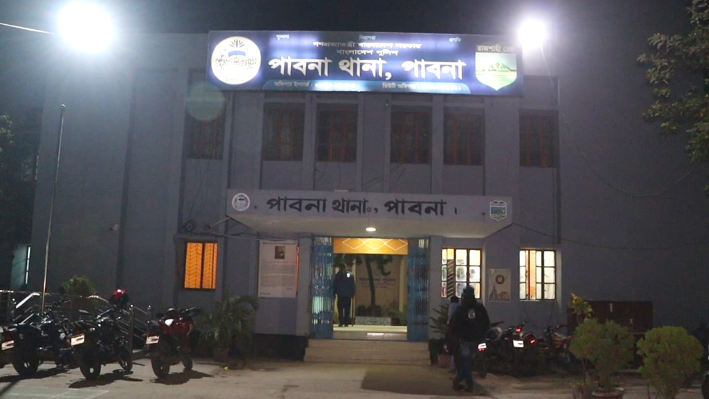 পাবনায় মাহফিলের পাশে দোকান বসানো নিয়ে বিরোধ, ছুরিকাঘাতে যুবক নিহত