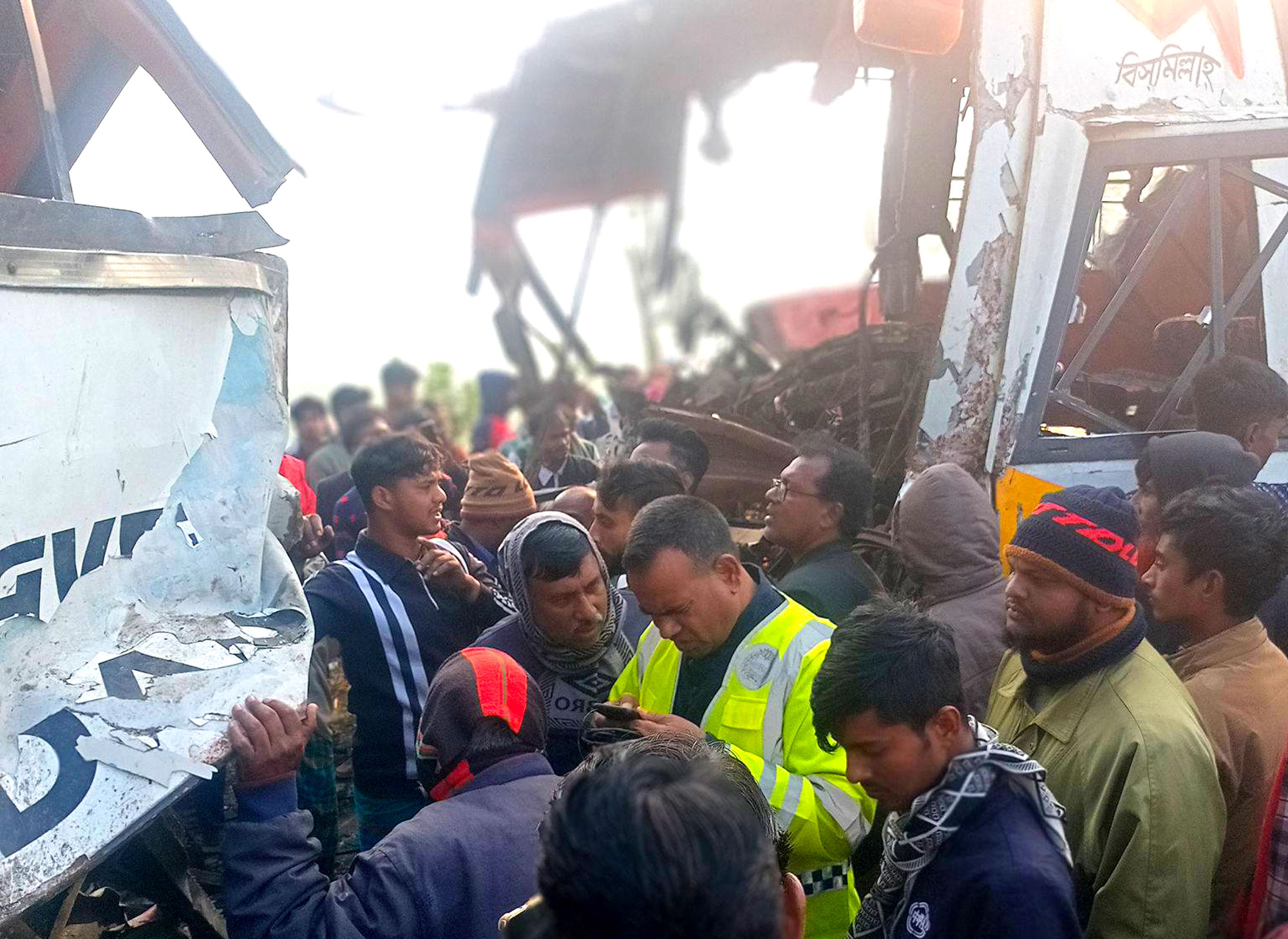 পাবনায় দুই বাসের মুখোমুখি সংঘর্ষে নিহত ২