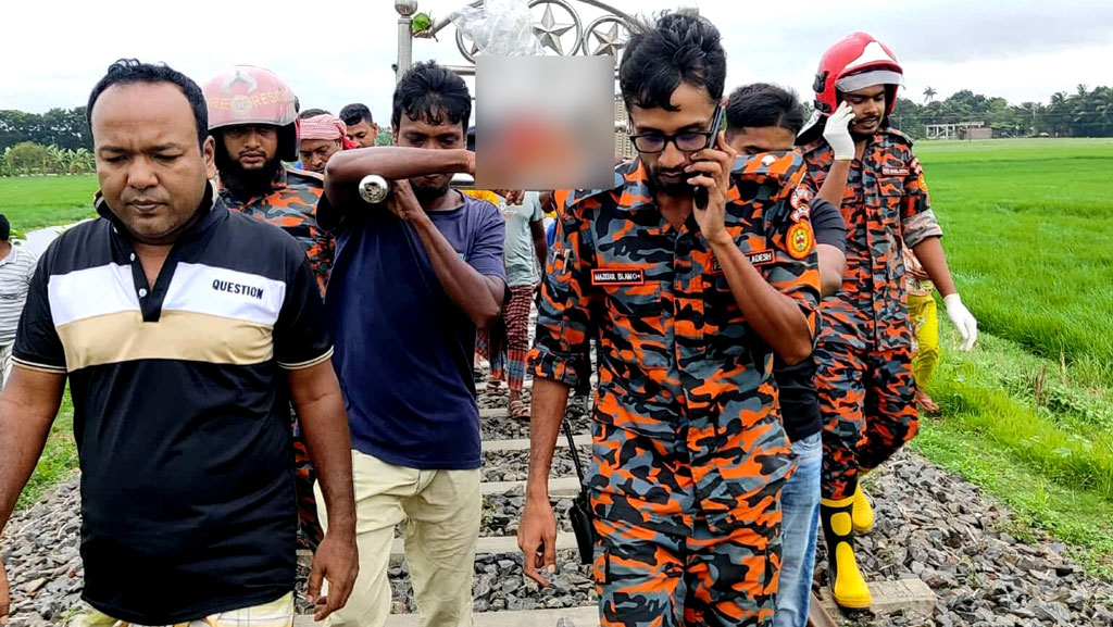 কানে হেডফোন লাগিয়ে রেললাইন অতিক্রমের সময় ট্রেনে কাটা পড়ে যুবকের মৃত্যু