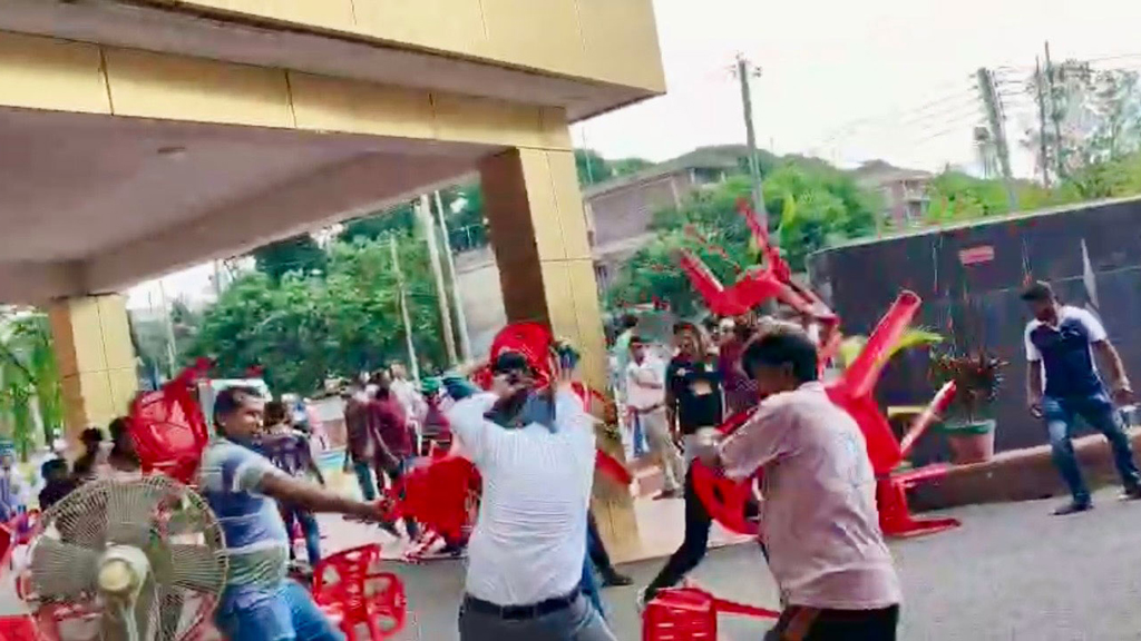 পবিপ্রবিতে হামলা: বিএনপি ও অঙ্গসংগঠনের ২৬ নেতা-কর্মীর বিরুদ্ধে মামলা, গ্রেপ্তার ১