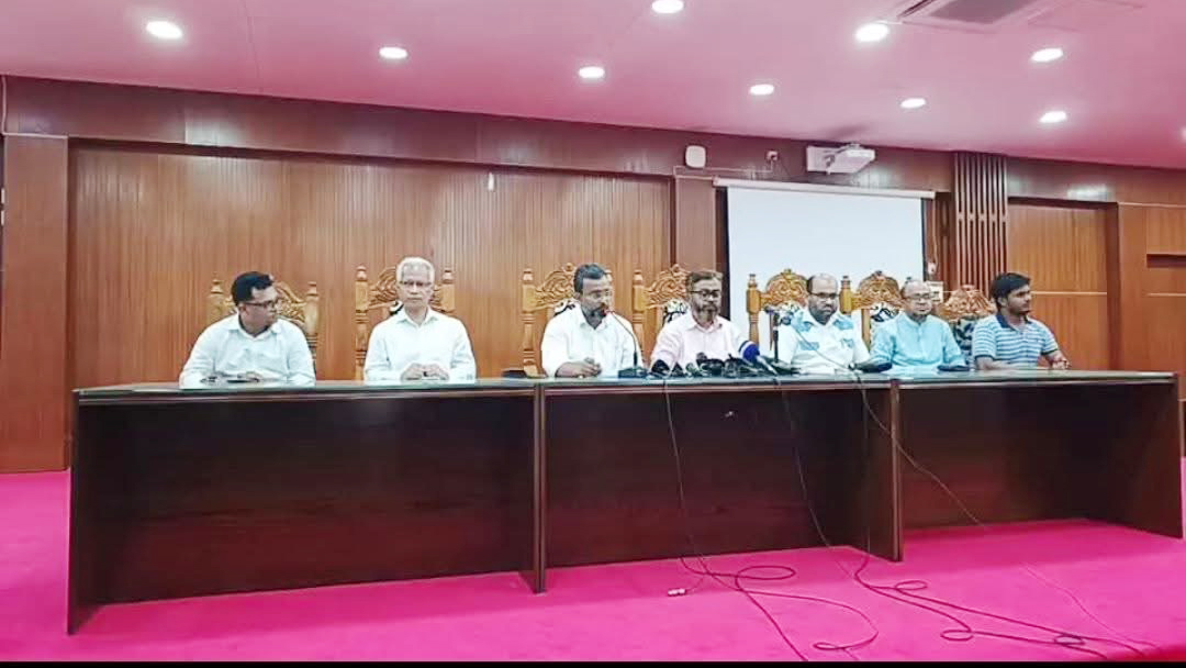 পবিপ্রবিতে শিক্ষক-শিক্ষার্থীদের ওপর হামলা: অনির্দিষ্টকালের জন্য ক্লাস-পরীক্ষা স্থগিত