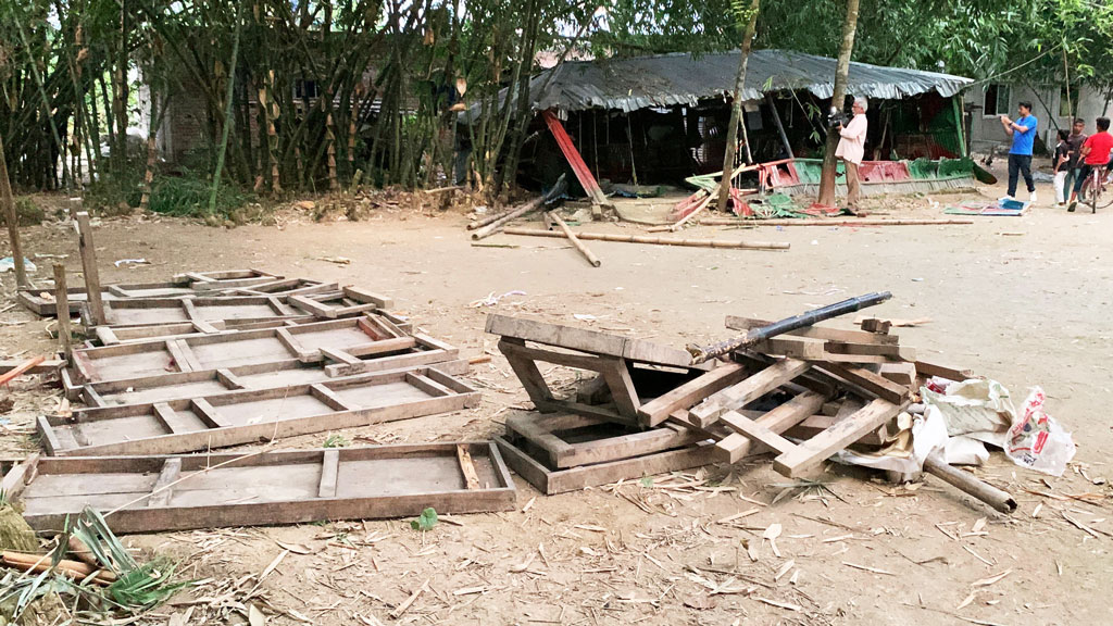 পবায় খানকায় হামলা-ভাঙচুর