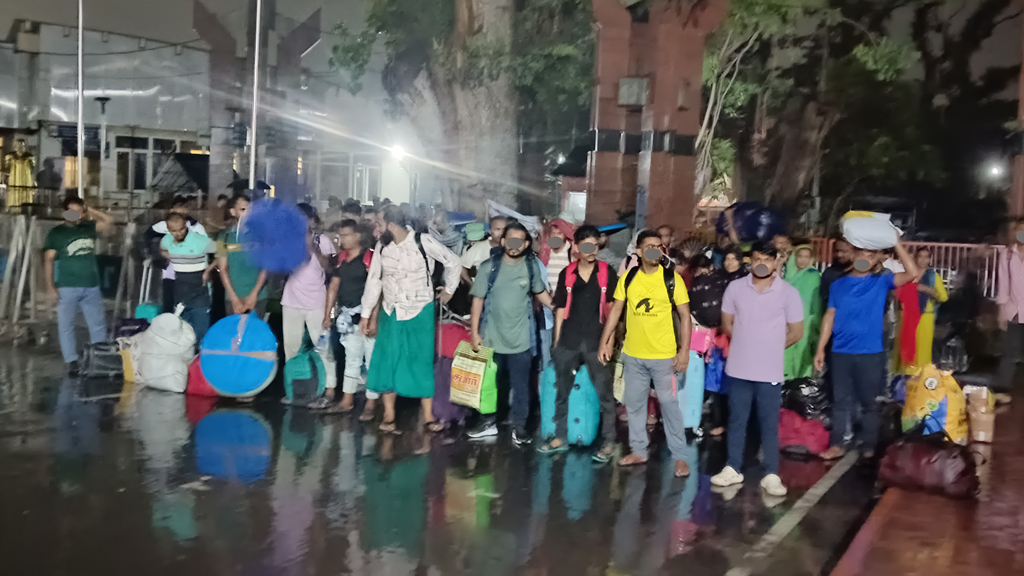 ভারতে পাচার ৫০ বাংলাদেশিকে ট্রাভেল পারমিটে ফেরত
