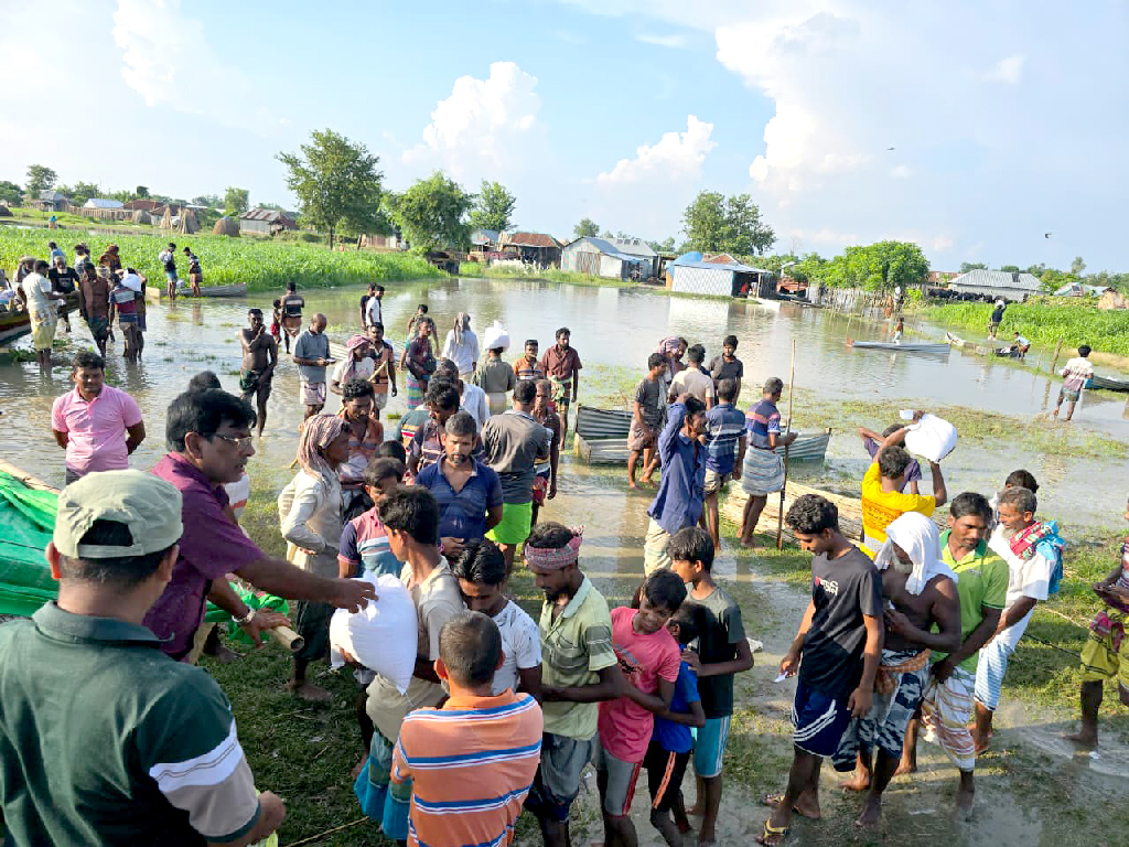 দৌলতপুরে ৯ ঘণ্টায় পদ্মার পানি কমেছে ১ সেন্টিমিটার, ক্ষতির মুখে কৃষি