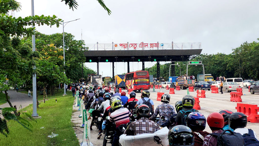 ঢাকা-মাওয়া এক্সপ্রেসওয়েতে যানবাহনের চাপ