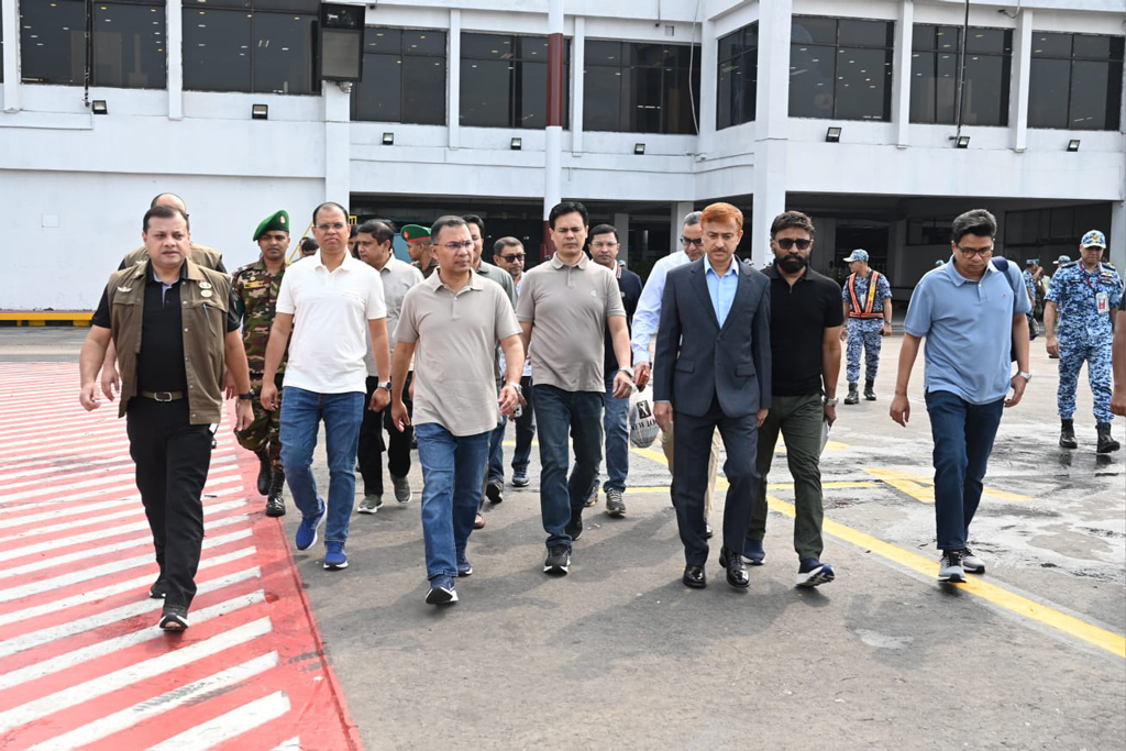 যশোরের পথে প্রধানমন্ত্রী