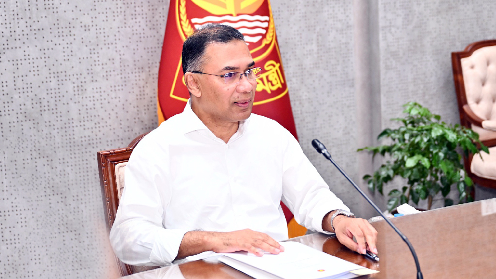 পলিথিন ও প্লাস্টিকের অনিয়ন্ত্রিত ব্যবহার বন্ধে কঠোর হওয়ার নির্দেশ প্রধানমন্ত্রীর