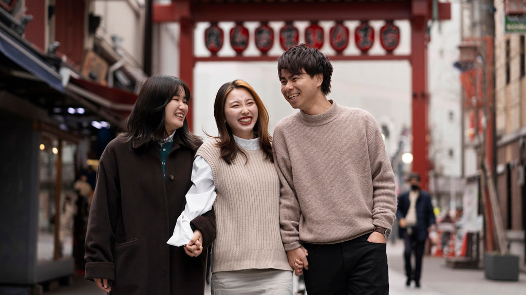 কোরিয়ানরা কেন কালো-সাদা পোশাকে ‘আসক্ত’