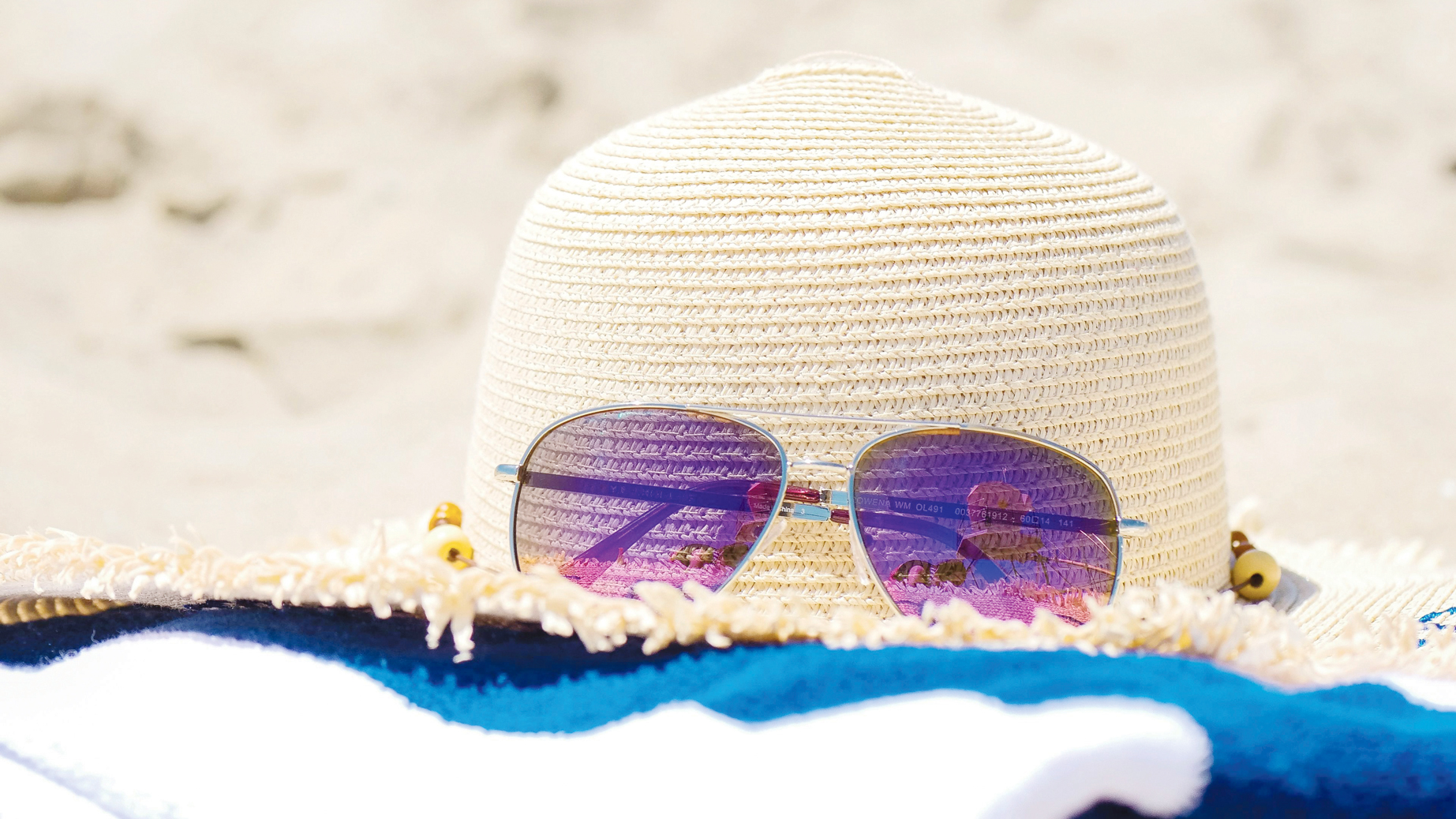 গরমে ভ্রমণে সঙ্গে রাখুন