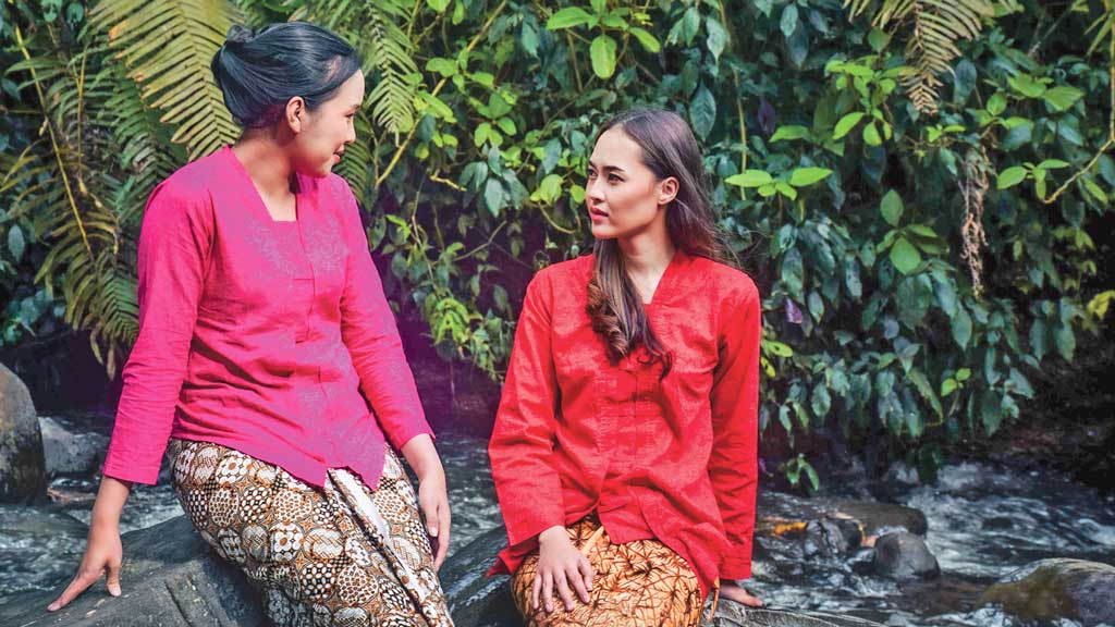 নারীরা গ্রুপের সঙ্গে ট্যুরে গেলে যা মনে রাখবেন