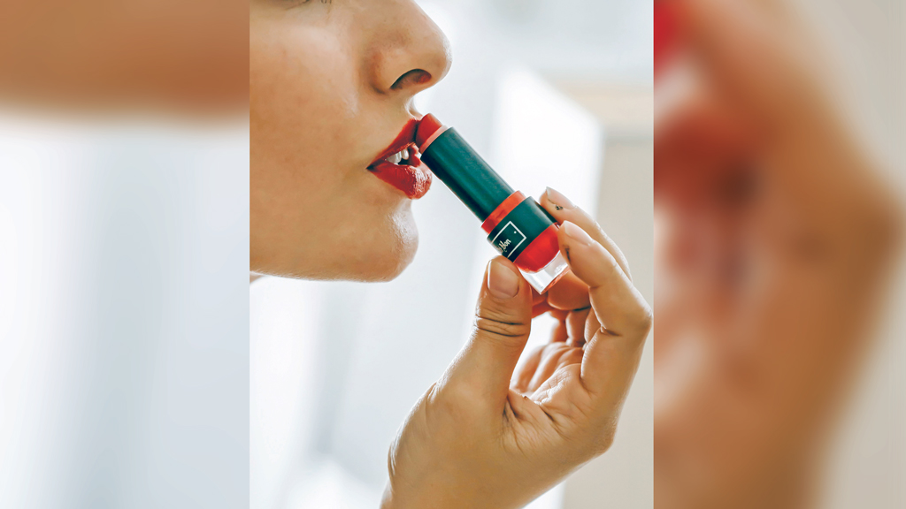 রূপচর্চায় নতুন ক্রেজ জেলি বিউটি