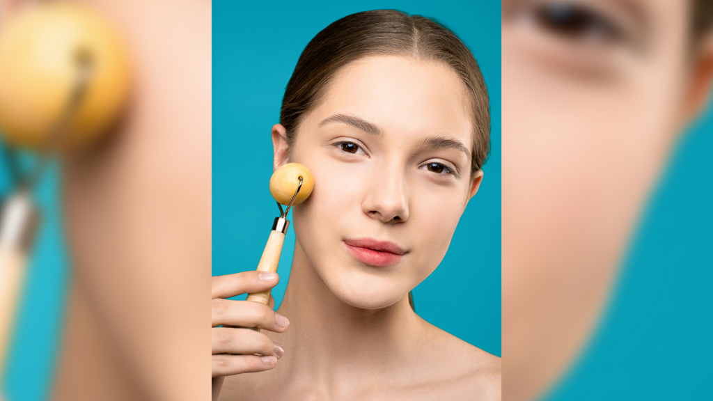 সকালে ঘুম থেকে উঠে মুখ ফোলা দেখাচ্ছে? কারণ ও প্রতিকার জেনে নিন