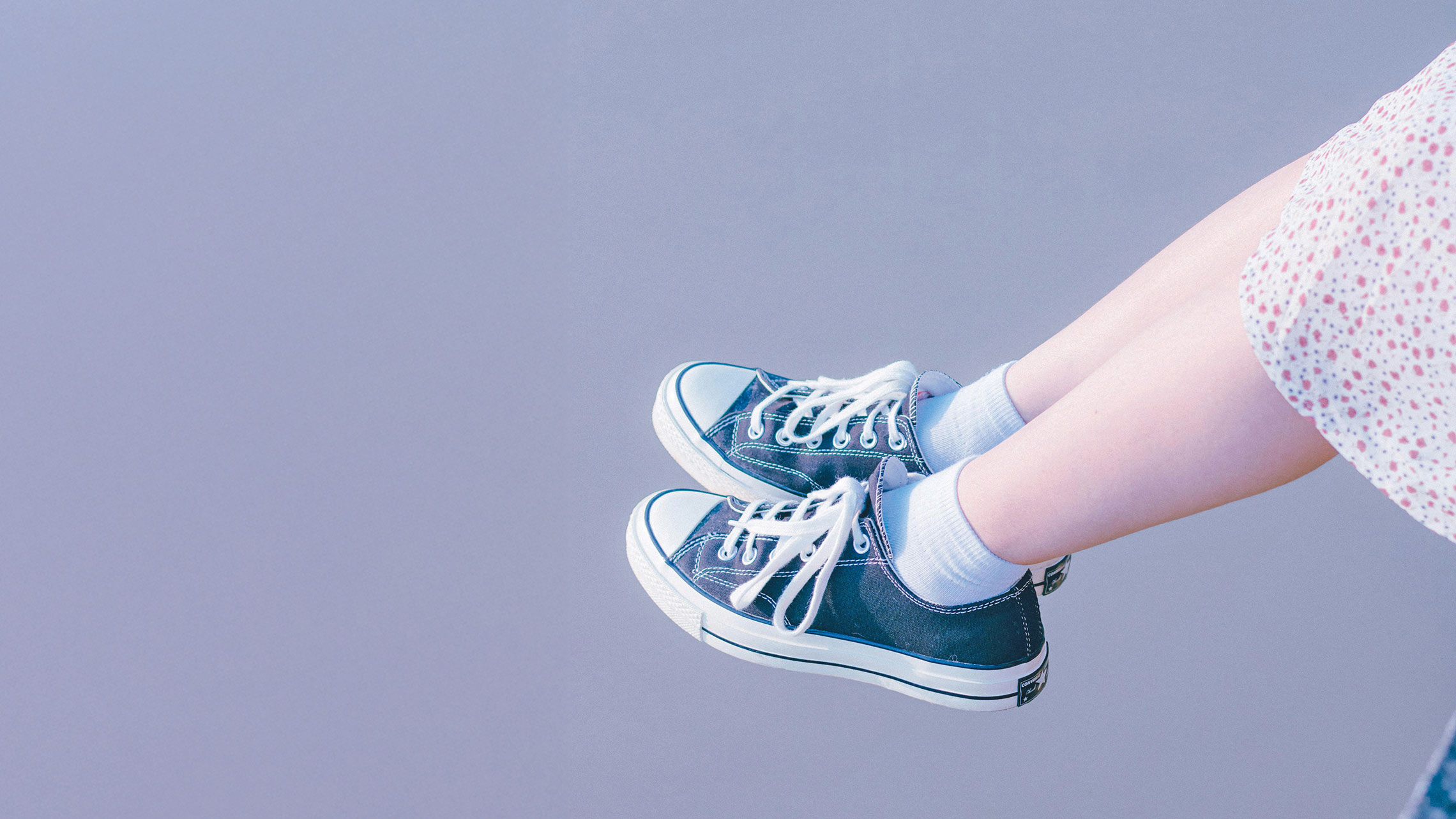 শীতে চামড়া বা কাপড়ের জুতা পরুন