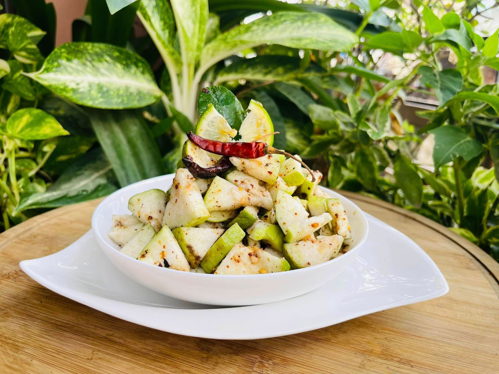 টক ঝাল মিষ্টি পেয়ারা মাখা