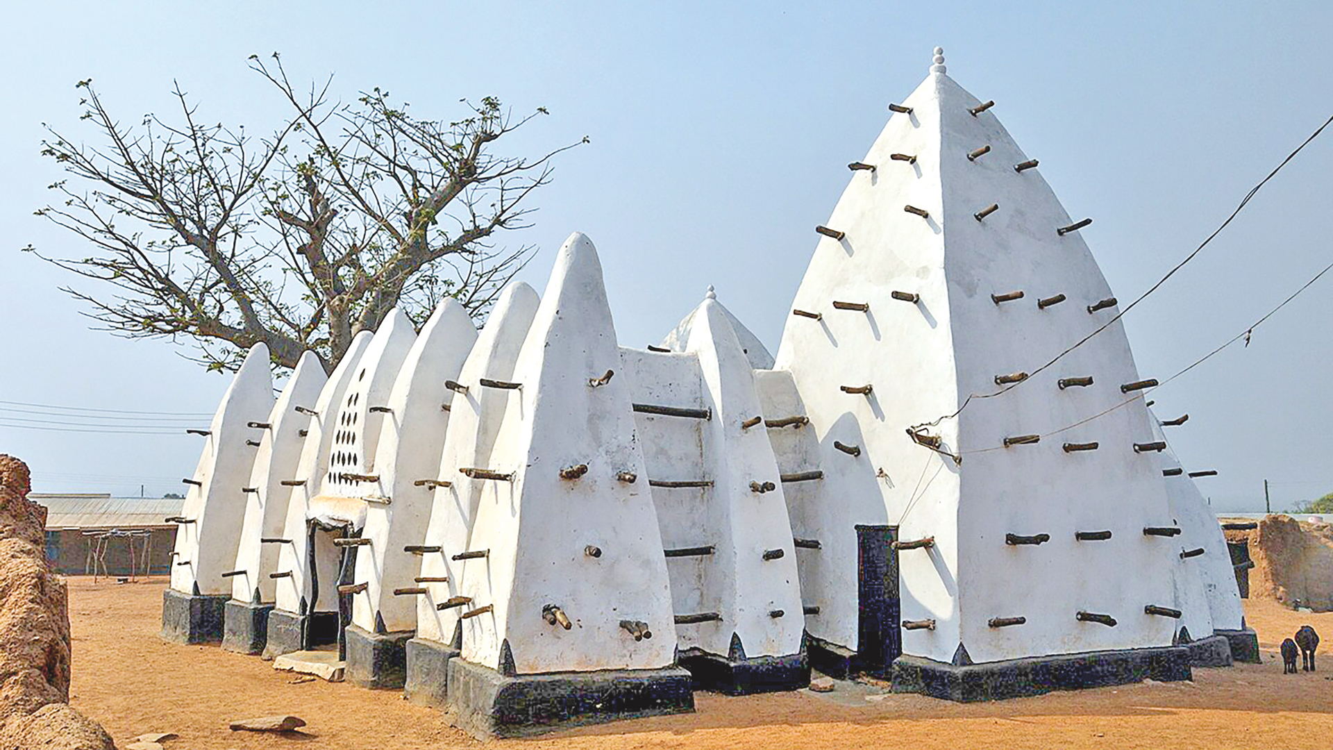 ঘানার যে মসজিদকে বলা হয় আফ্রিকার মক্কা