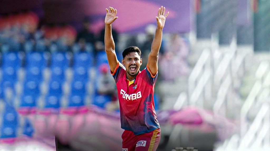 দুবাইকে জিতিয়ে ম্যাচসেরা মোস্তাফিজ