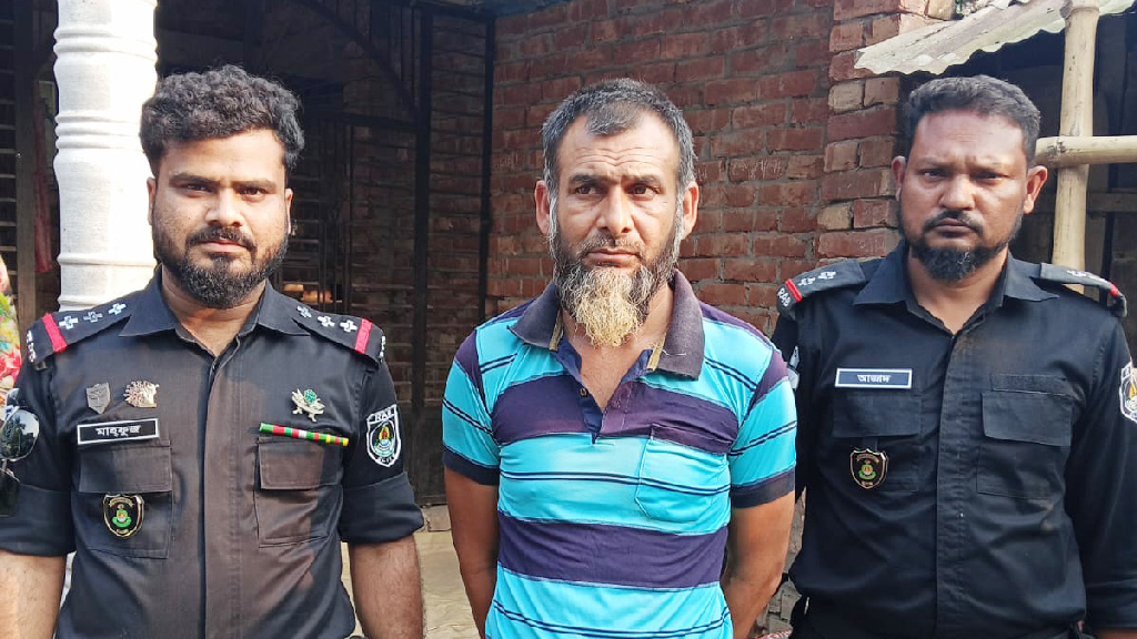 ফিলিং স্টেশন ম্যানেজারকে হত্যার ঘটনায় যশোর থেকে একজন আটক