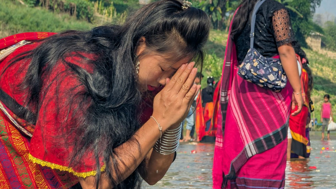 ফুল বিজুতে উৎসবের ঢেউ পাহাড়ে