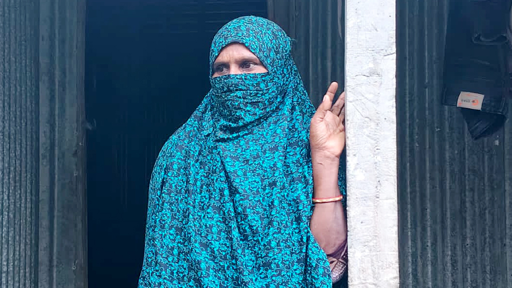 ফ্যামিলি কার্ডের নামে বিধবার টিপসই, পরে জানা গেল ‘বিয়ে হয়ে গেছে’