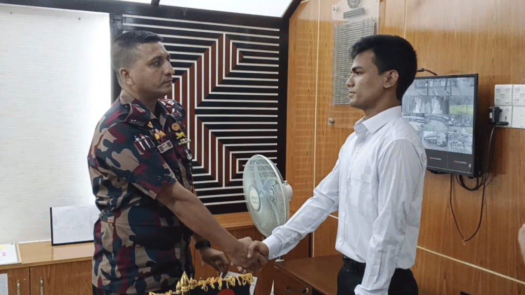 বিএসএফের গুলিতে নিহত সেই ফেলানীর ভাই চাকরি পেলেন বিজিবিতে, সেবা করতে চান দেশের