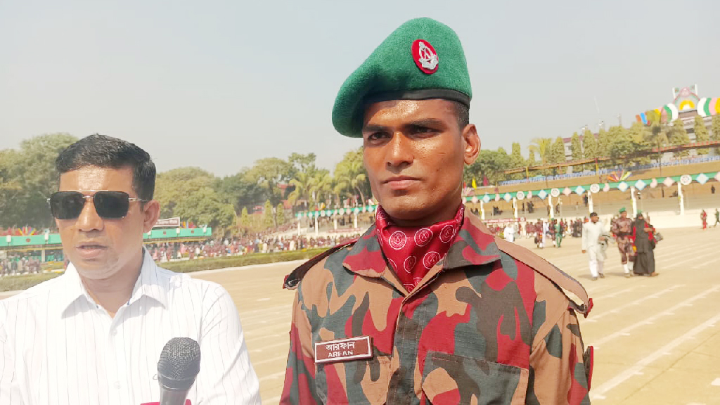 ‘জীবন দিয়ে হলেও সীমান্ত রক্ষা করব’— বিজিবিতে নিয়োগ পেয়ে ফেলানীর ভাই