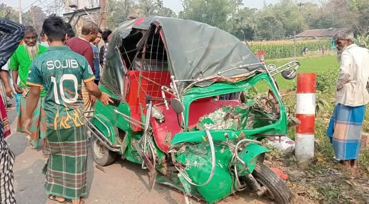 ময়মনসিংহে ট্রাক-অটোরিকশা সংঘর্ষে নিহত ৩