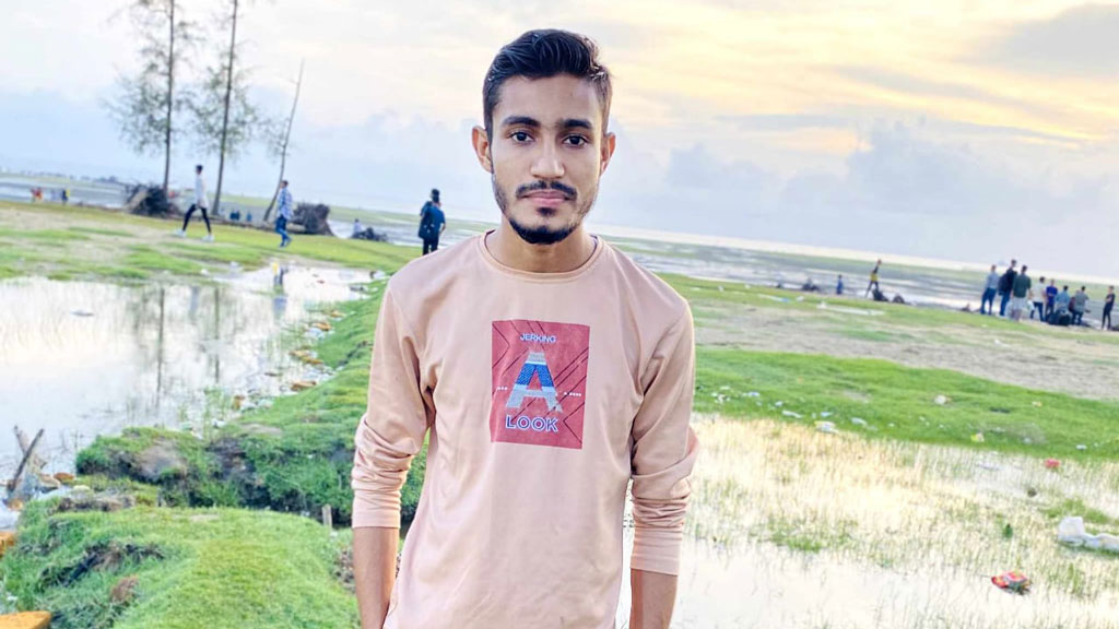 জানাজায় অংশ নিতে যাচ্ছিলেন যুবক, বাসের ধাক্কায় ফিরলেন লাশ হয়ে